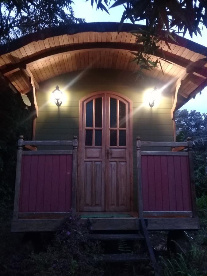 Hosteria La Roulotte - 민도 외부 사진